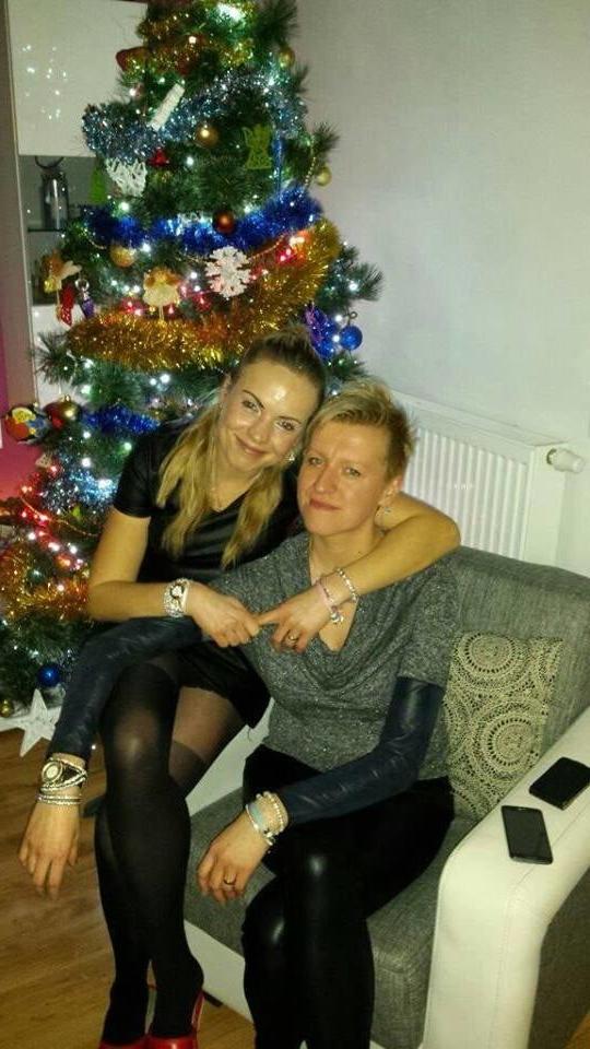 25P sexy females in tights pantyhose nylons 46