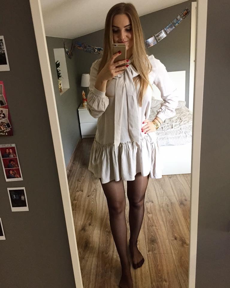 25P sexy females in tights pantyhose nylons 46