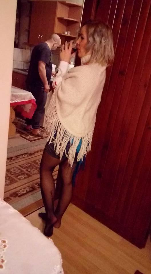 25P sexy females in tights pantyhose nylons 46