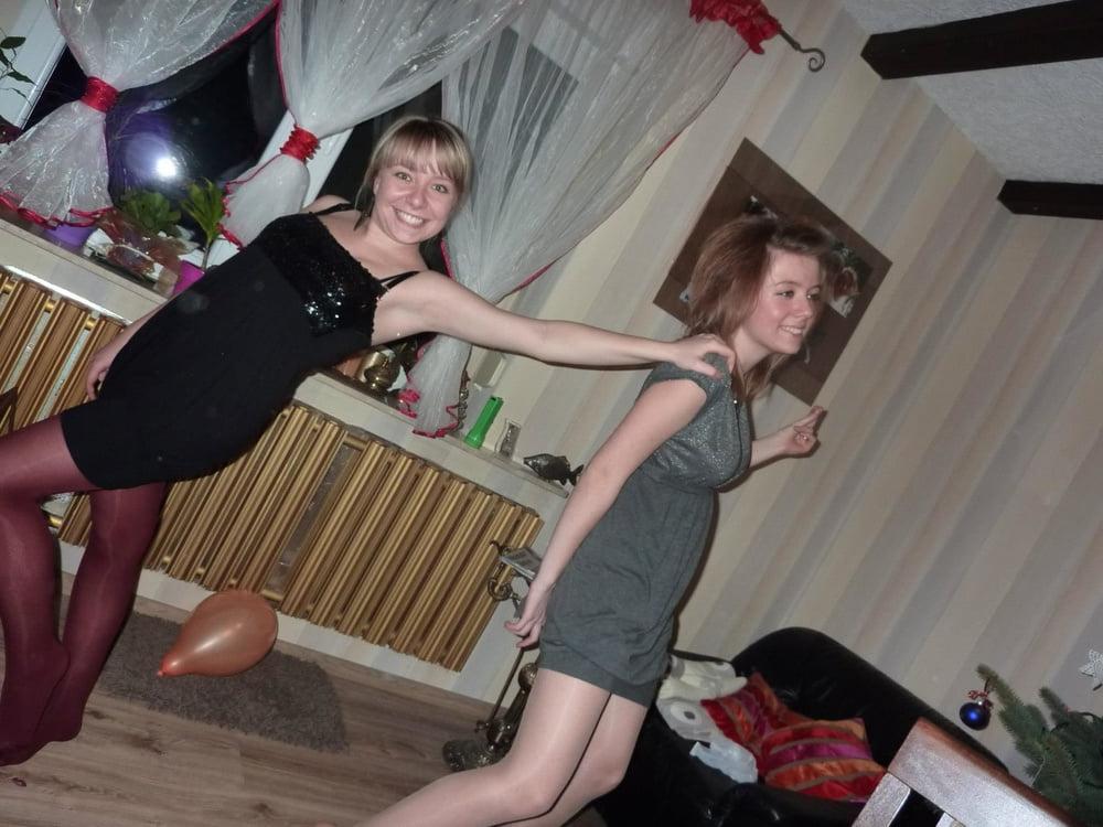 25P sexy females in tights pantyhose nylons 46