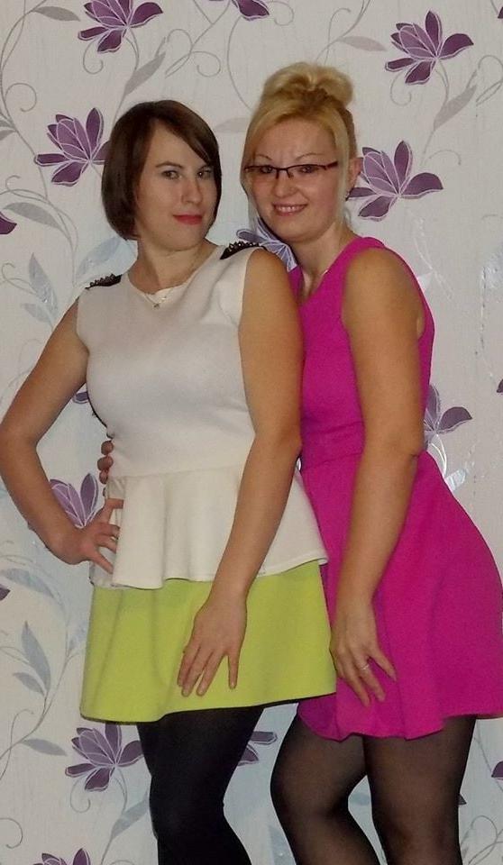 25P sexy females in tights pantyhose nylons 46
