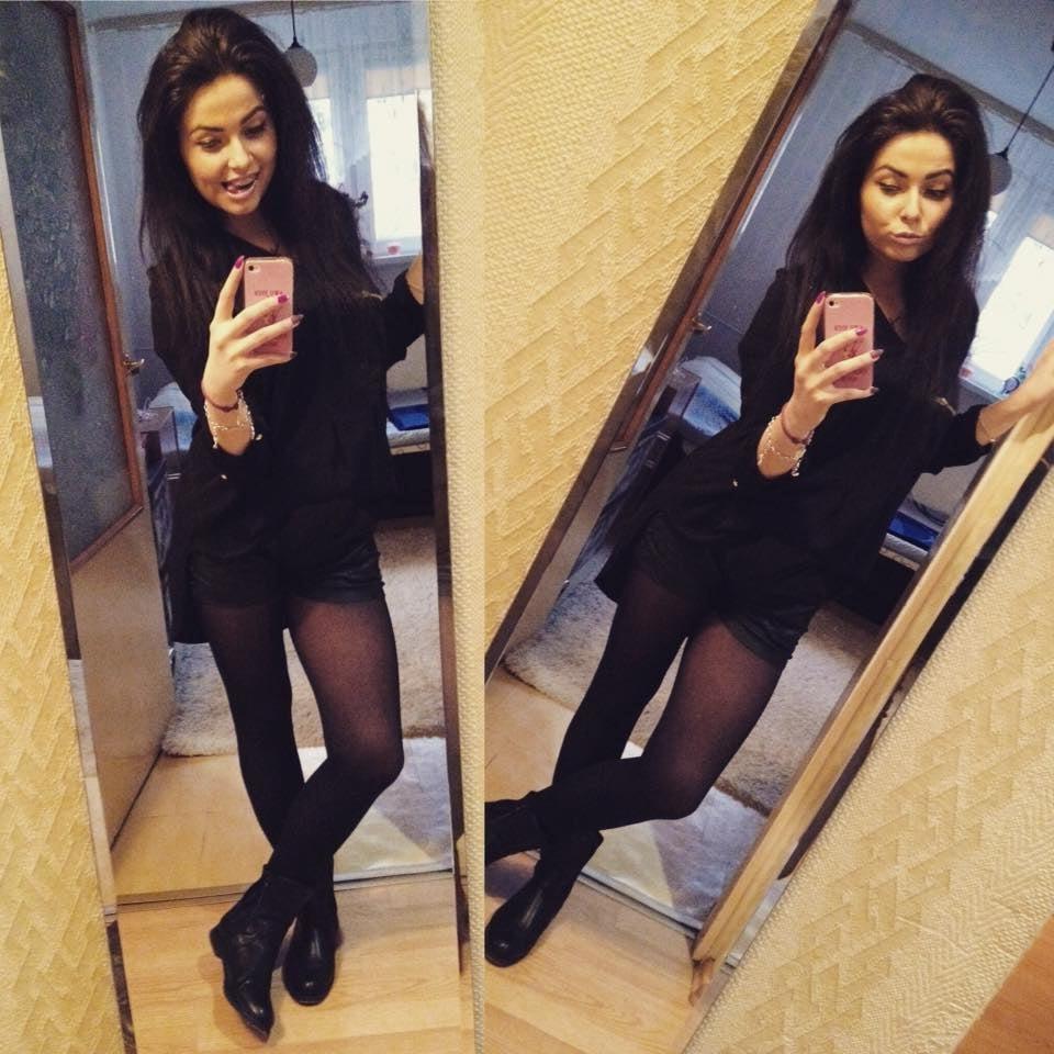 25P sexy females in tights pantyhose nylons 46