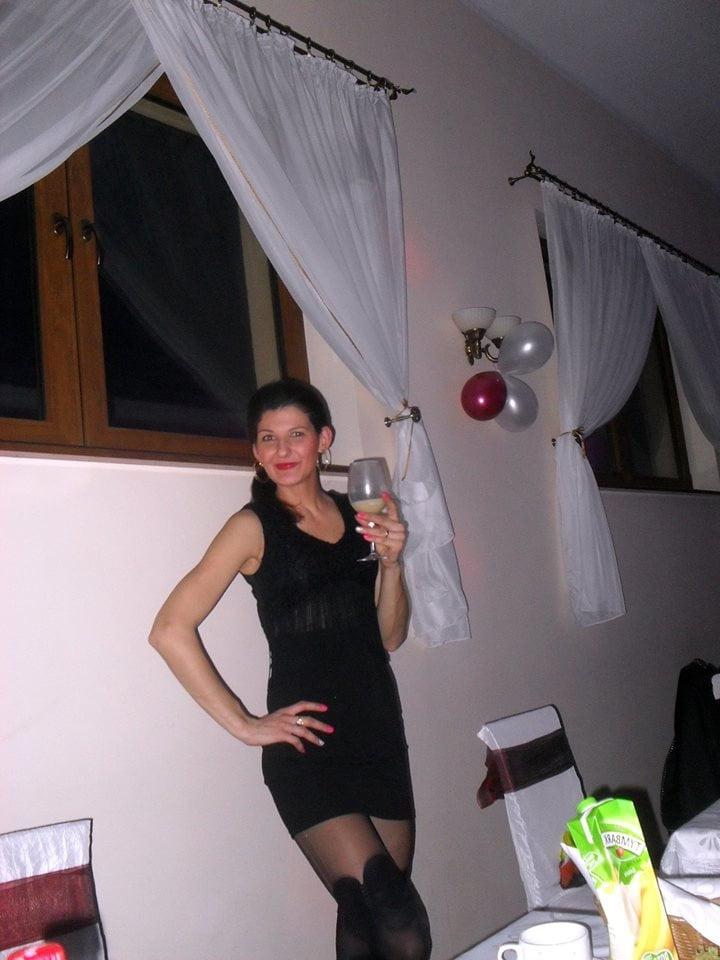 25P sexy females in tights pantyhose nylons 46