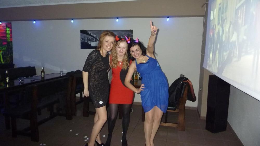 25P sexy females in tights pantyhose nylons 46