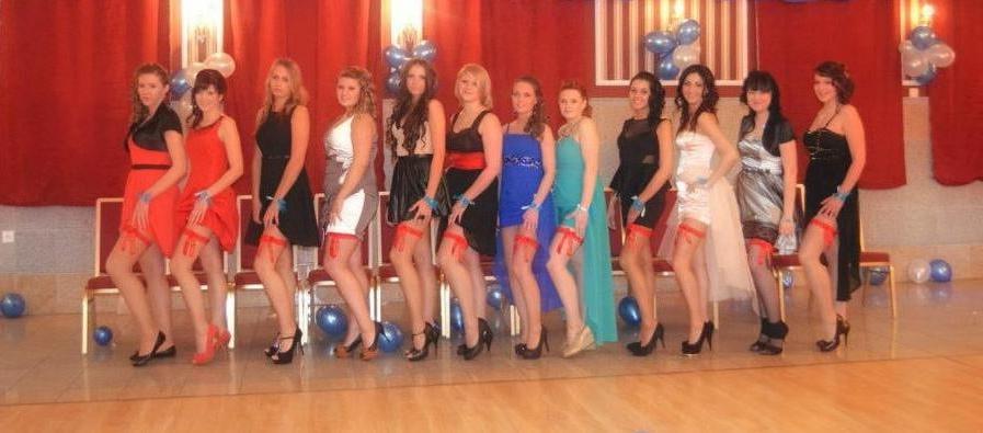 25P sexy females in tights pantyhose nylons 53