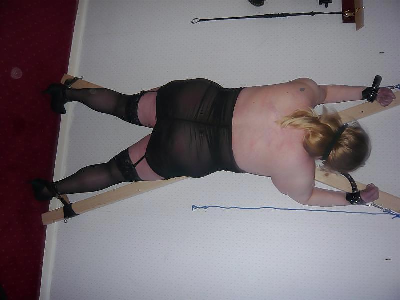 25P Friends and ex-slave having fun