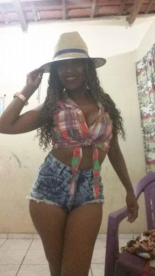 12P Fatima Rodrigues Morena sensual- insta fatima0r