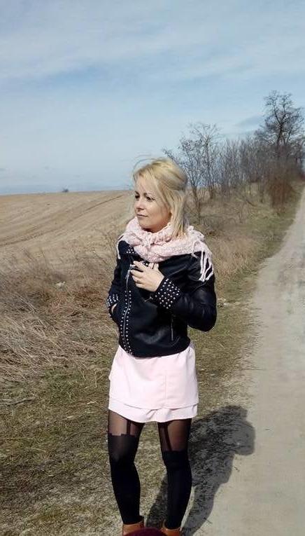 25P sexy females in tights pantyhose nylons 45
