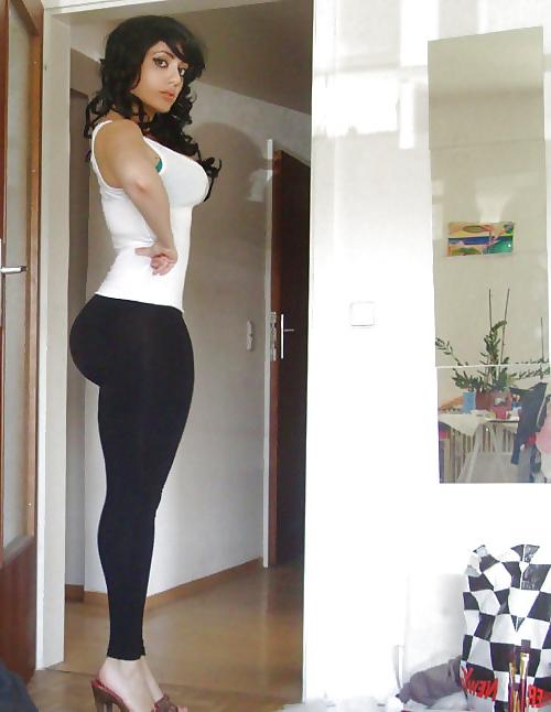 25P Thick Arab Girls