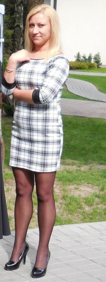 25P sexy females in tights pantyhose nylons 54