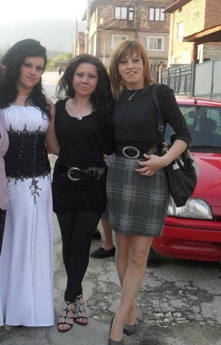 25P sexy females in tights pantyhose nylons 42