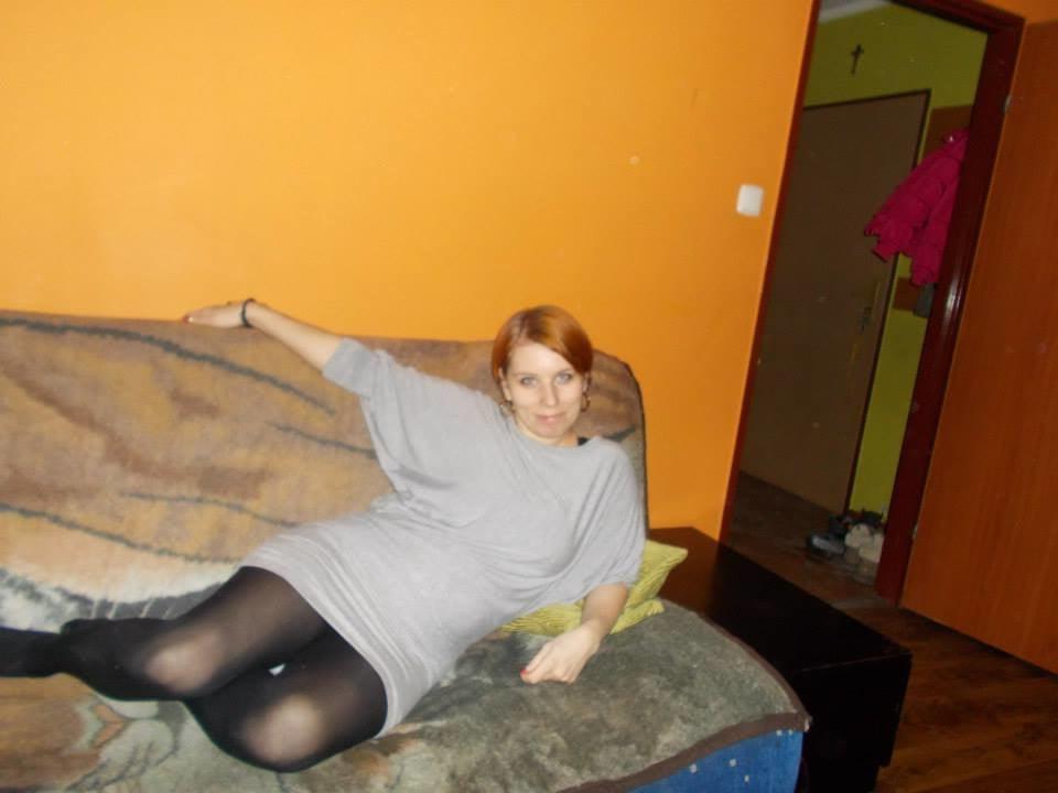 25P sexy females in tights pantyhose nylons 42