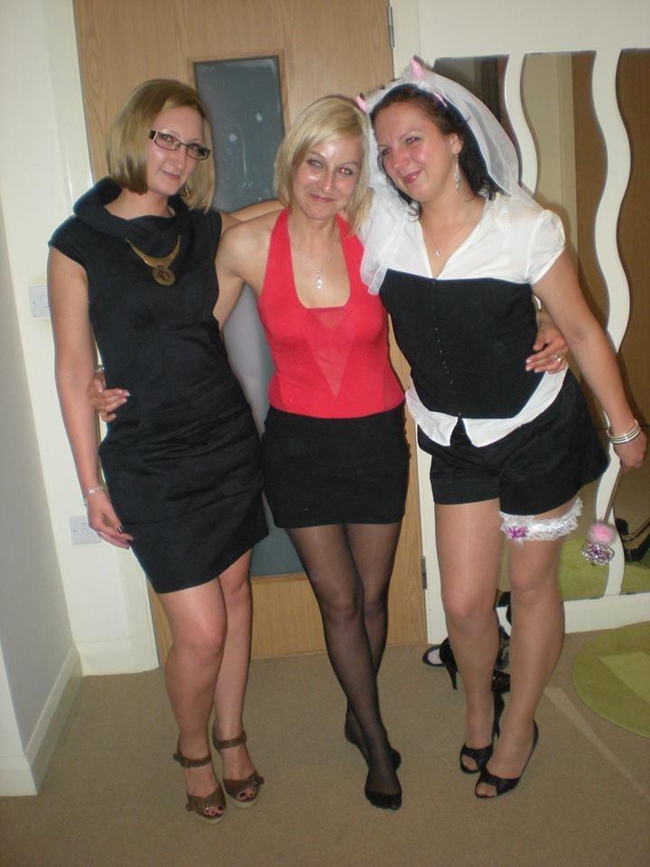25P sexy females in tights pantyhose nylons 42
