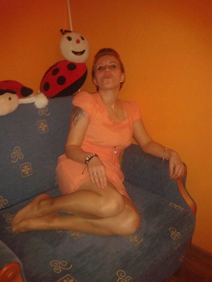 25P sexy females in tights pantyhose nylons 42