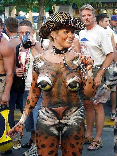 7P Body Painting and Walking 3