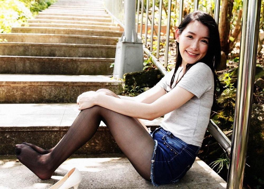 25P Asian Wives &amp; GFs in Pantyhose Part 1 of 2