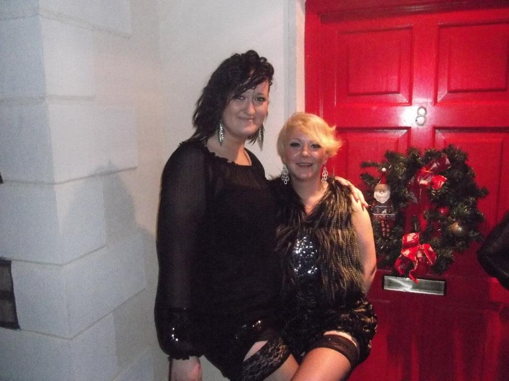 25P sexy females in tights pantyhose nylons 52