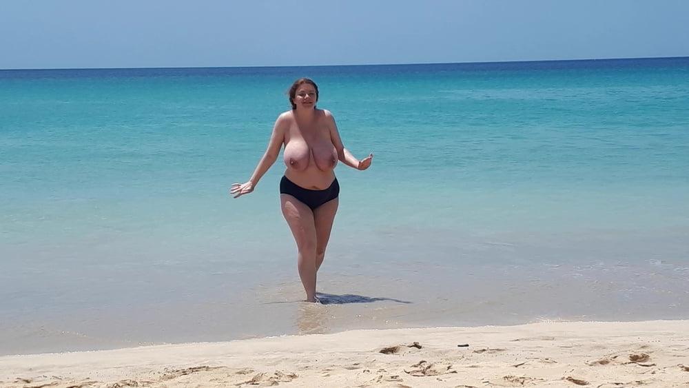 8P Busty topless beach 12