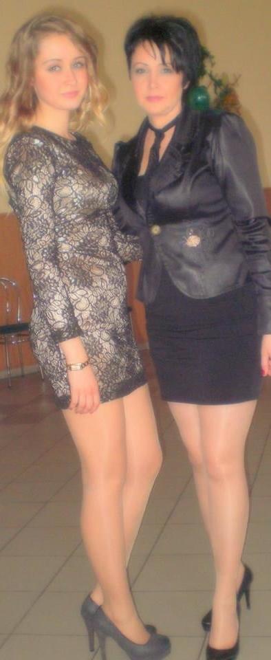 25P sexy females in tights pantyhose nylons 47