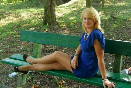 25P sexy females in tights pantyhose nylons 47