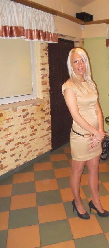 25P sexy females in tights pantyhose nylons 47