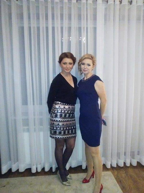 25P sexy females in tights pantyhose nylons 44