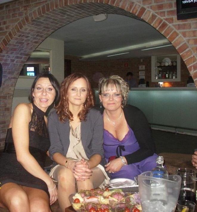 25P sexy females in tights pantyhose nylons 44