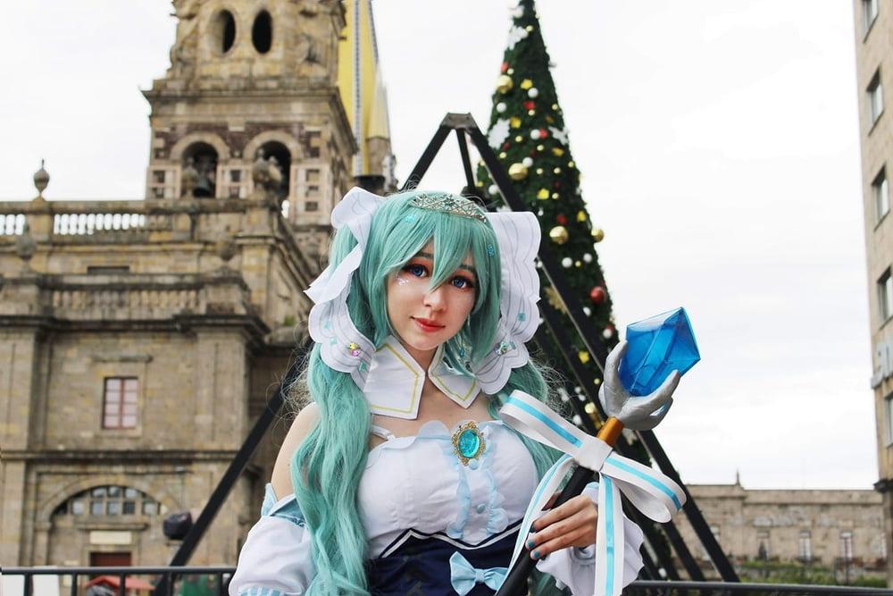 25P cosplay