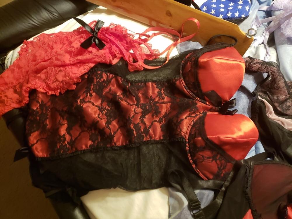 11P lingerie
