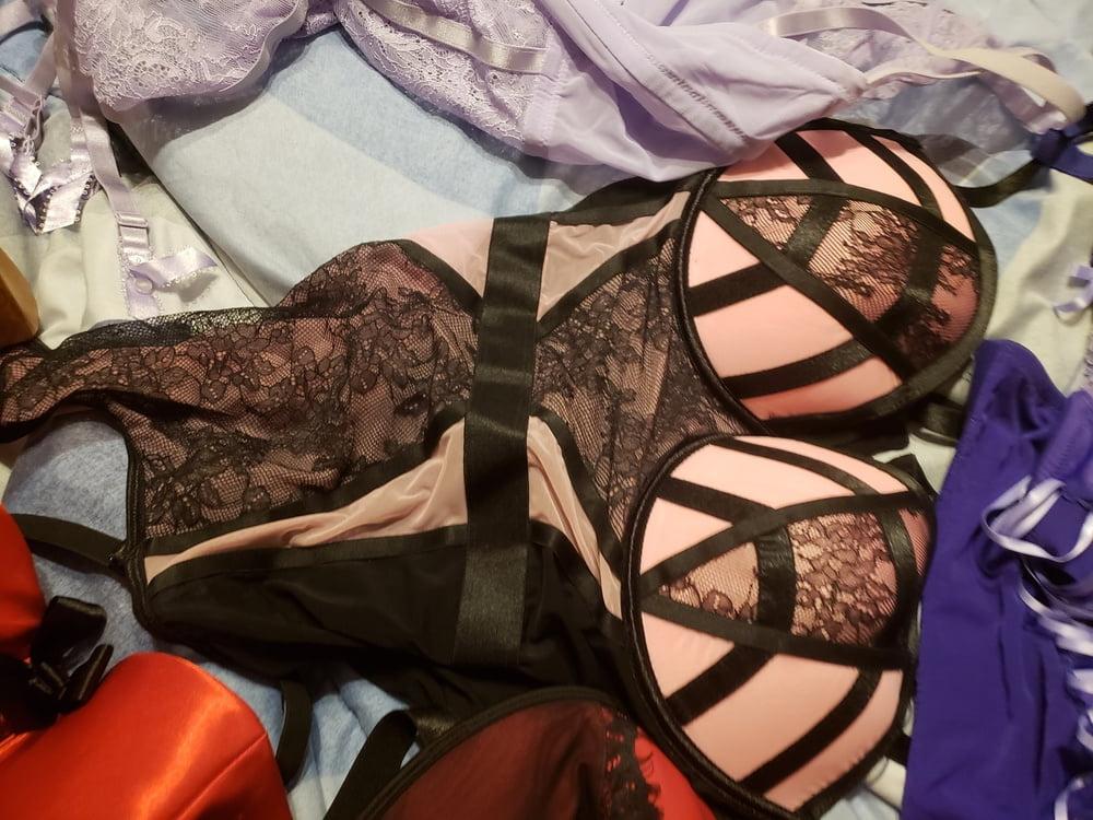 11P lingerie