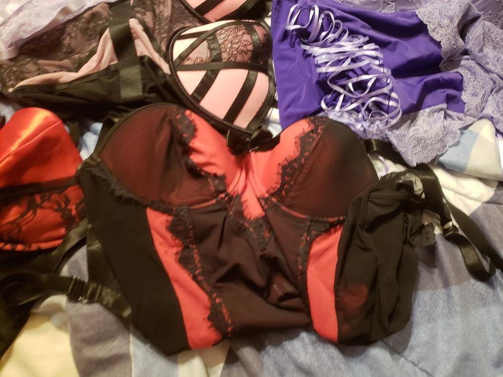 11P lingerie
