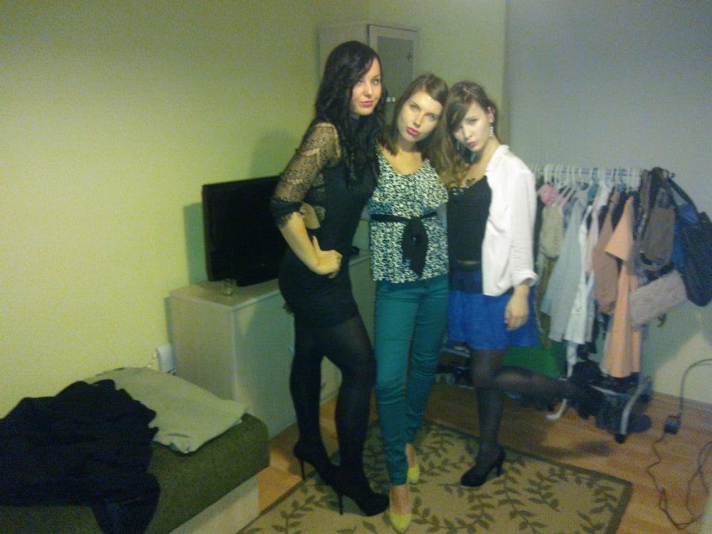 25P sexy females in tights pantyhose nylons 48