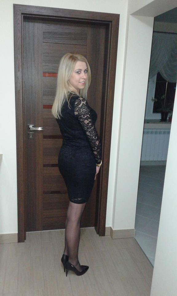 25P sexy females in tights pantyhose nylons 48