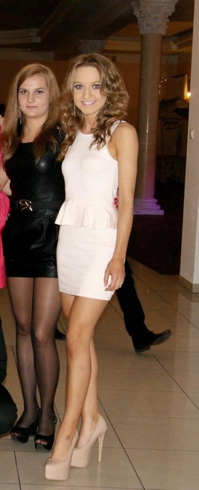 25P sexy females in tights pantyhose nylons 48