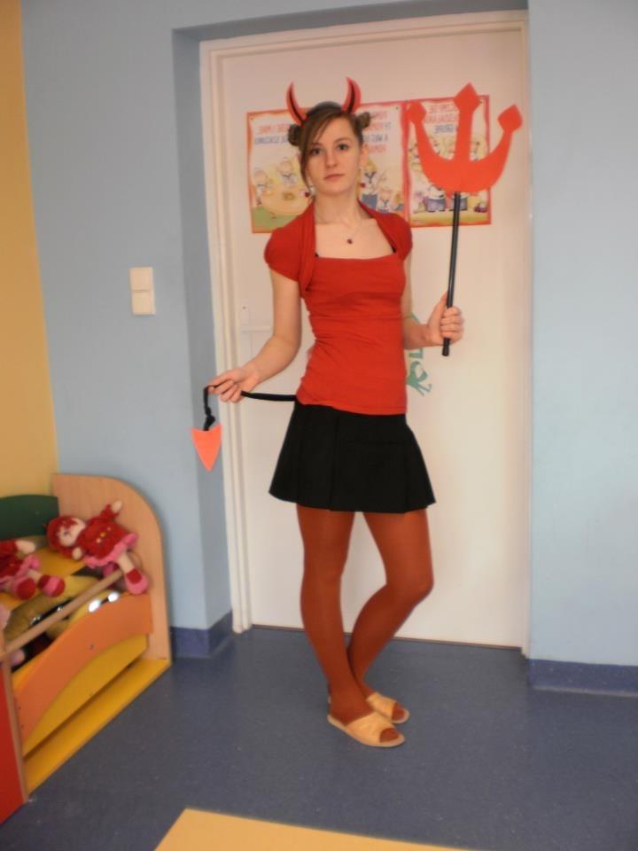 25P sexy females in tights pantyhose nylons 48