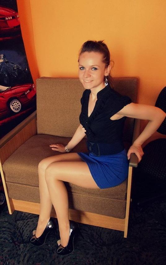 25P sexy females in tights pantyhose nylons 48