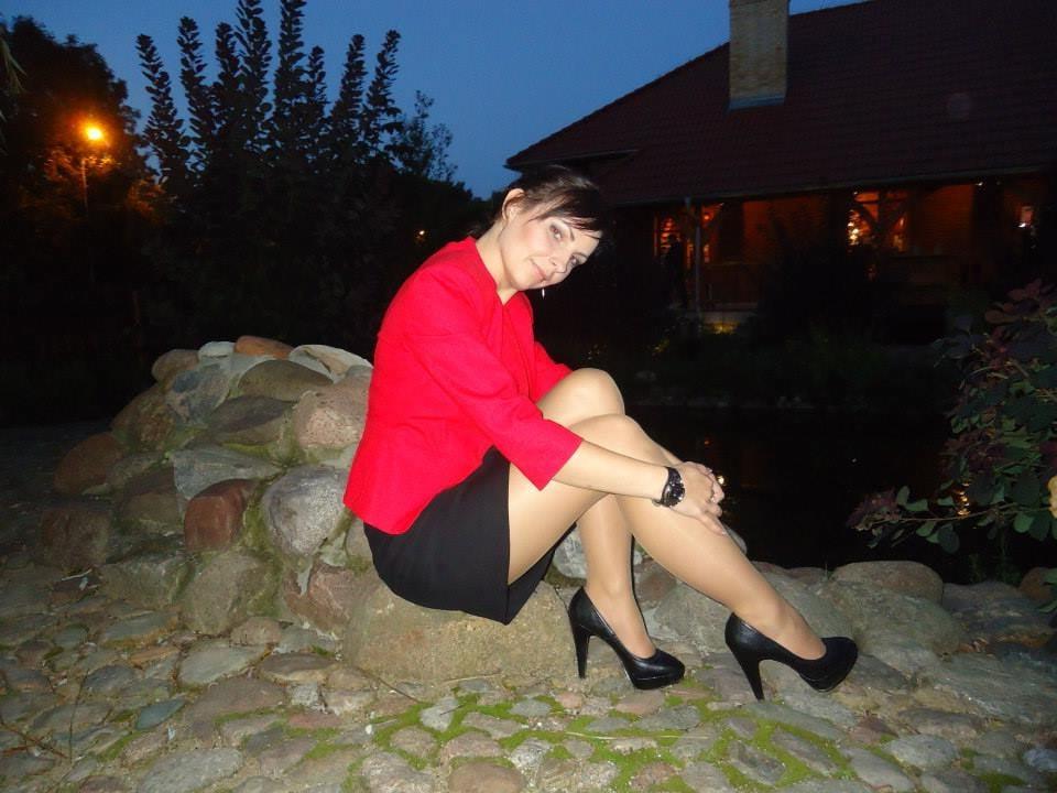 25P sexy females in tights pantyhose nylons 48