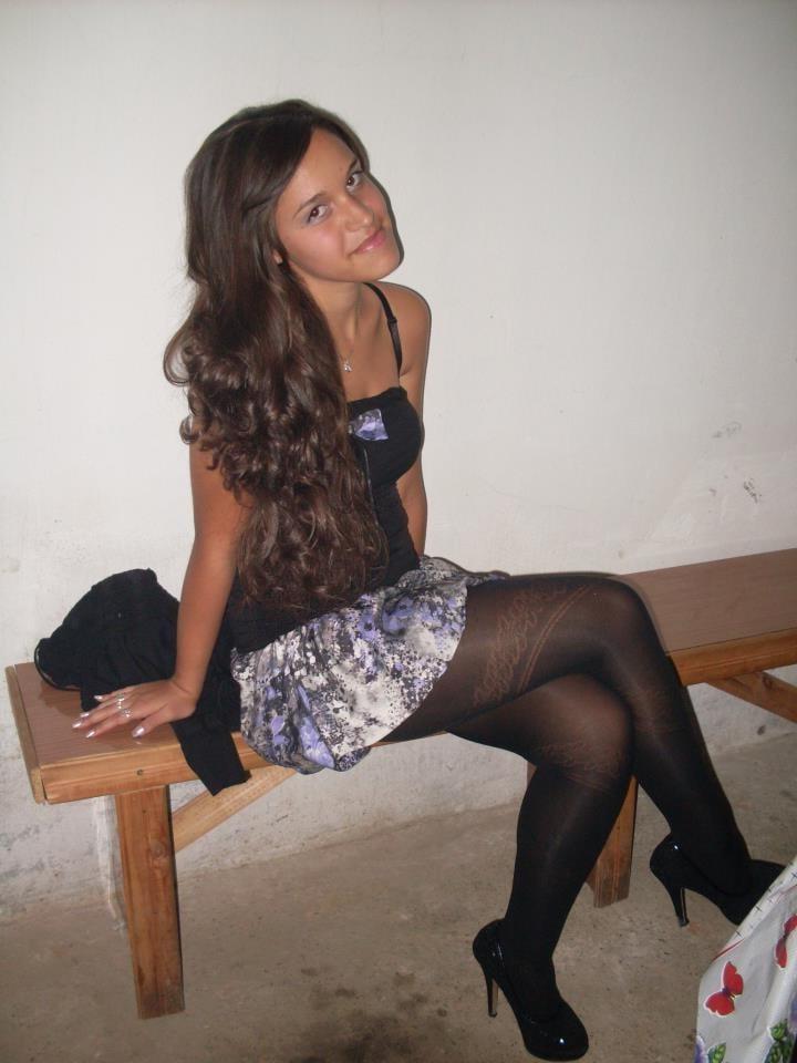 25P sexy females in tights pantyhose nylons 43