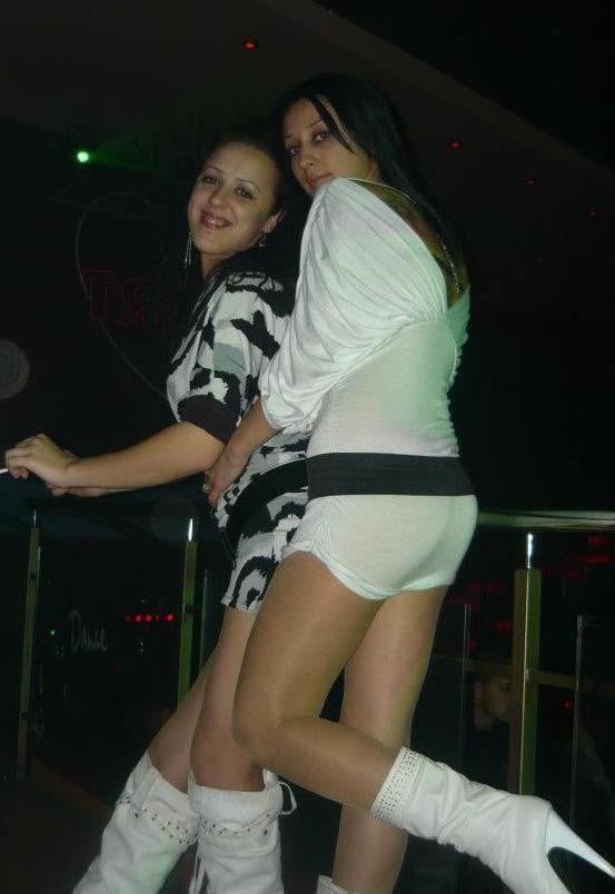 25P sexy females in tights pantyhose nylons 43