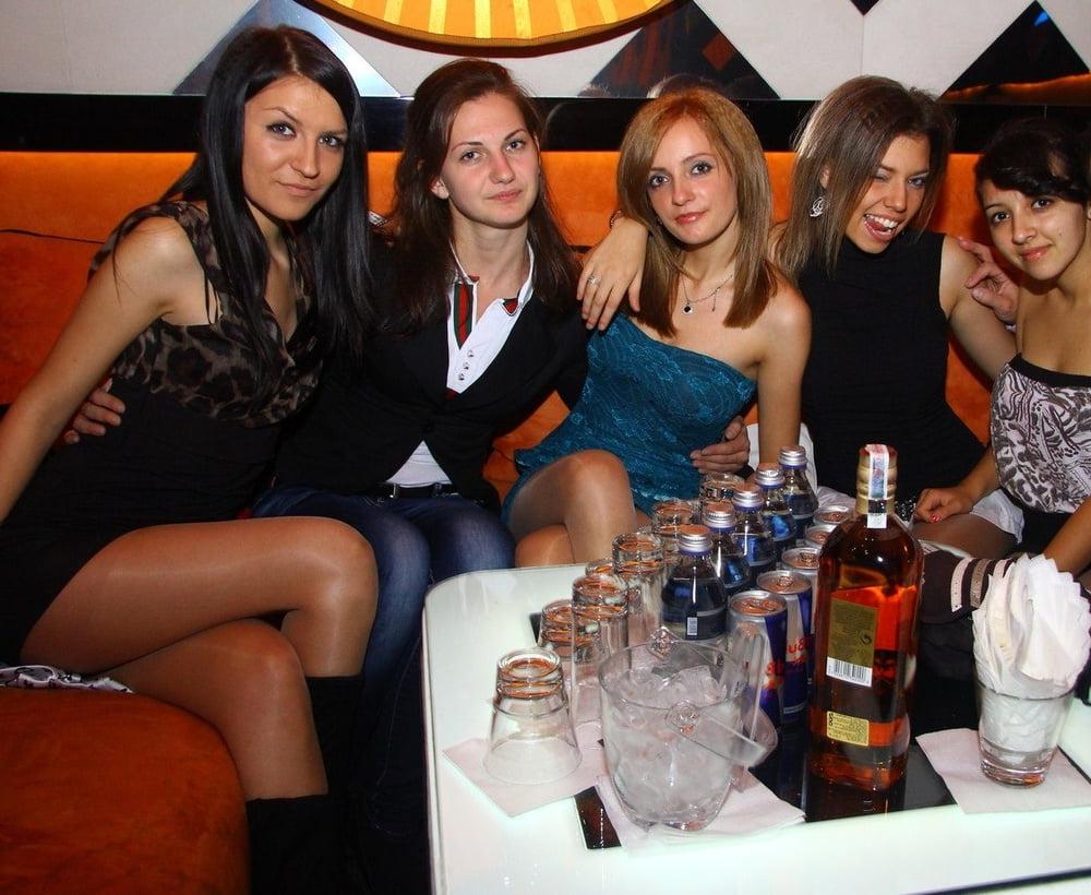 25P sexy females in tights pantyhose nylons 43