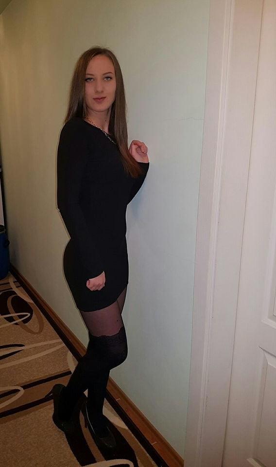 25P sexy females in tights pantyhose nylons 43