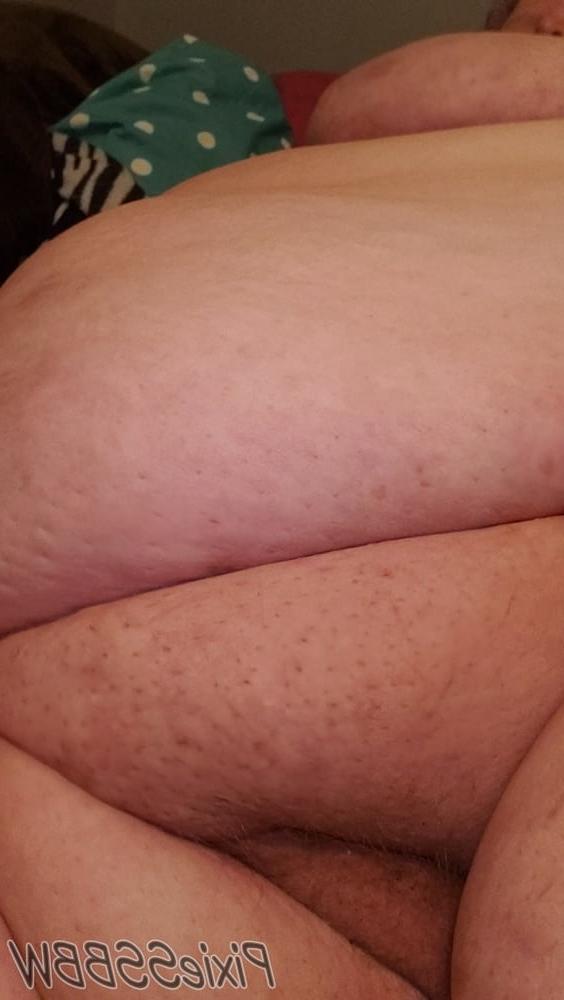 25P Hoodyman SSBBW 327 . Dirty pervert who exposes fat pigs .