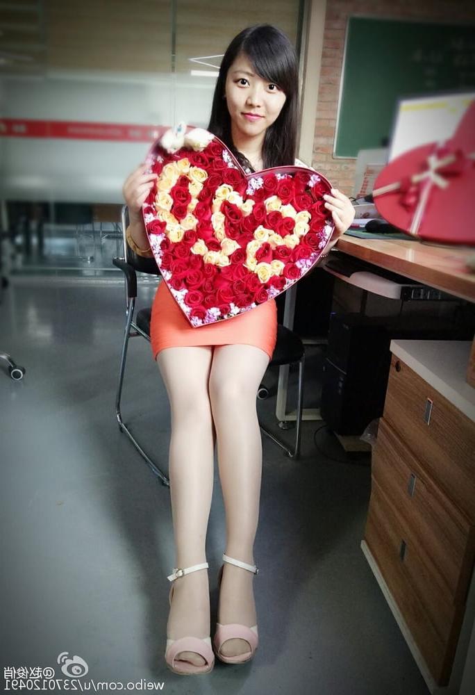 25P Asian Wives &amp; GFs in Pantyhose Part 2 of 2