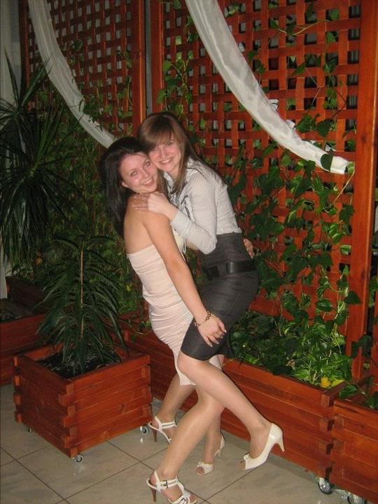 25P sexy females in tights pantyhose nylons 37
