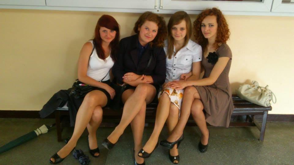 25P sexy females in tights pantyhose nylons 37