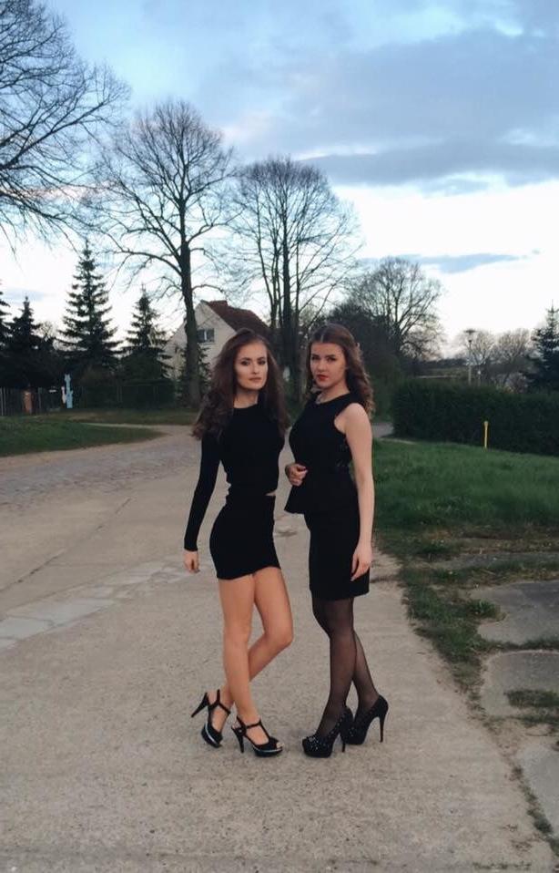 25P sexy females in tights pantyhose nylons 37