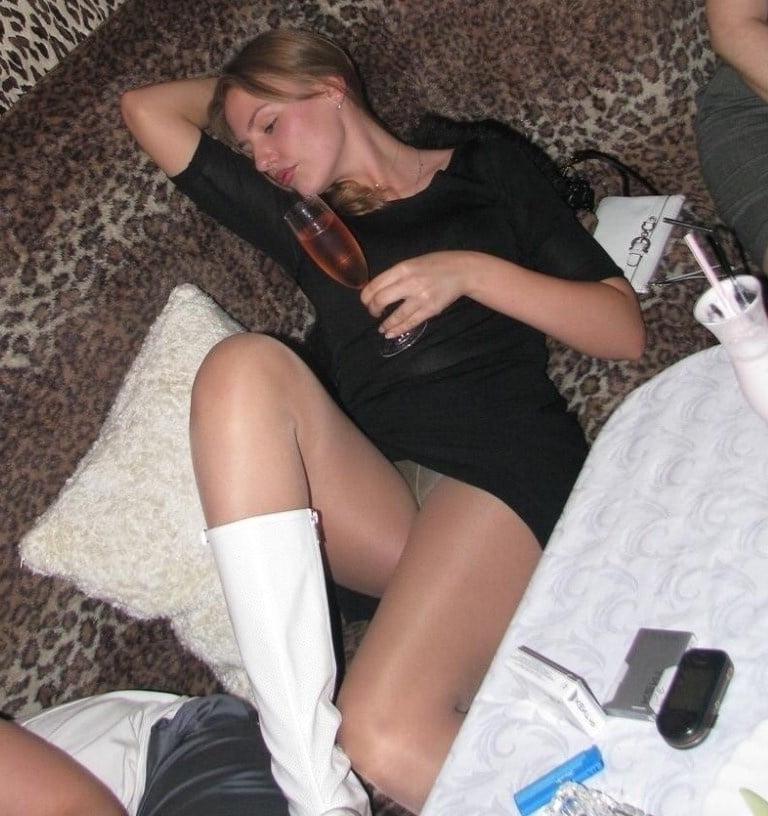 25P Upskirts pantyhose 1