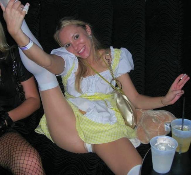 25P Upskirts pantyhose 1