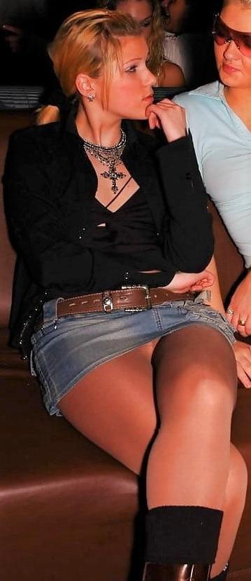25P Upskirts pantyhose 1
