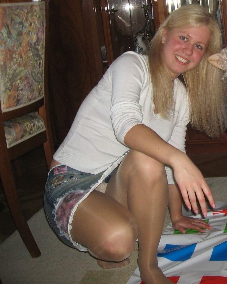 25P Upskirts pantyhose 1